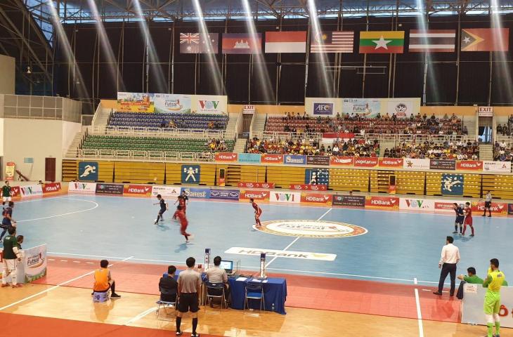 Timnas futsal Indonesia takluk dari Thailand di final Piala AFF Futsal 2019 yang dihelat di Vietnam, Minggu (27/10/2019). [@affpresse / Twitter]