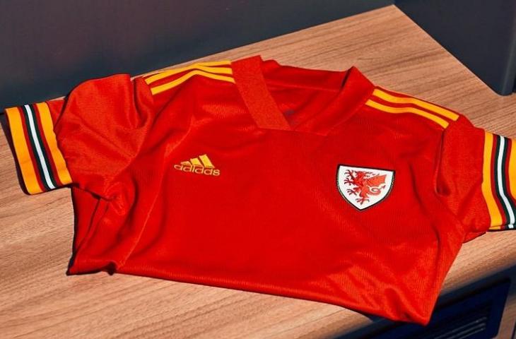 Jersey Timnas Wales untuk Piala Eropa 2020. [@FAWales / Twitter]