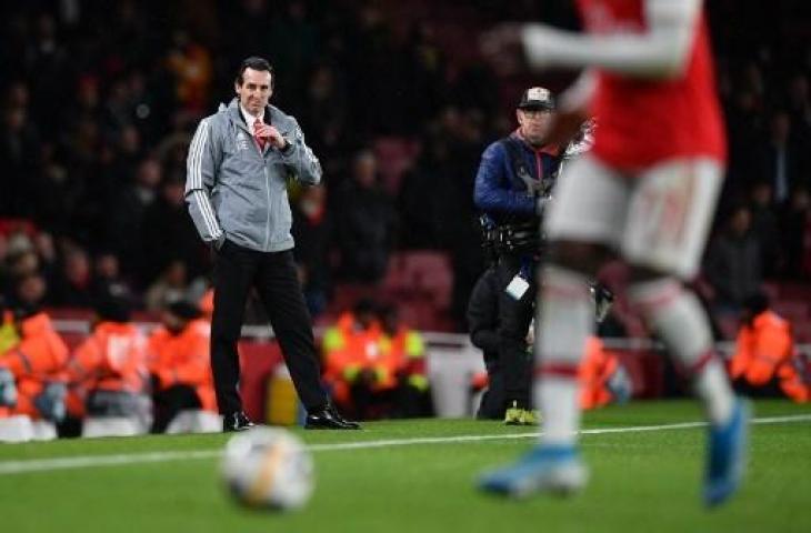 Unai Emery saat mendampingi anak asuhnya melawan Eintracht Frankfurt di Liga Europa. (DANIEL LEAL-OLIVAS / AFP)