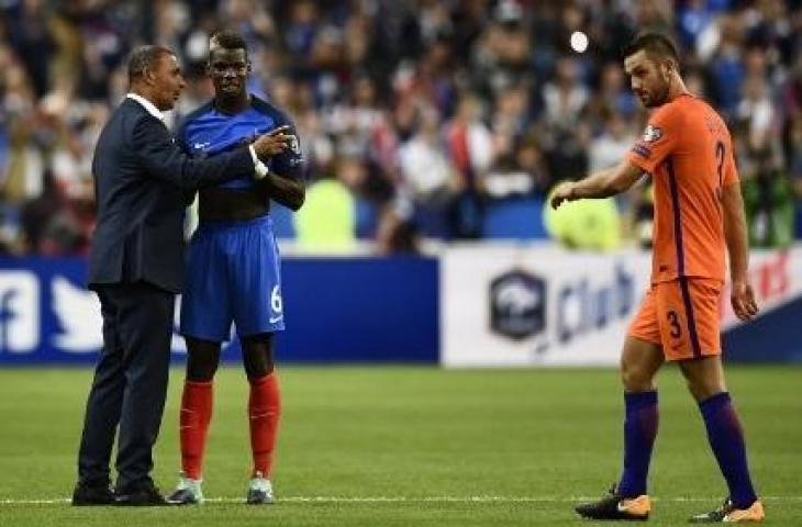 Ruud Gullit saat menjadi asisten pelatih Timnas Belanda. (Christophe Simon/AFP).