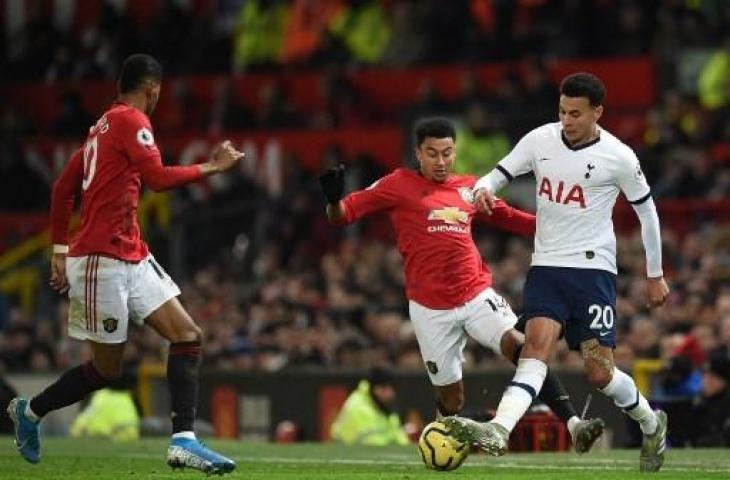 Manchester United sukses mengalahkan Tottenham Hotspur 2-1 di Old Trafford. (OLI SCARFF / AFP)