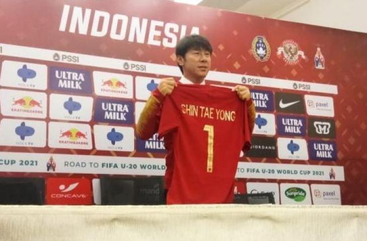 Shin Tae-yong resmi diumumkan sebagai pelatih baru Timnas Indonesia, Sabtu (28/12/2019).  [ANTARA FOTO/Yulius Satria Wijaya]