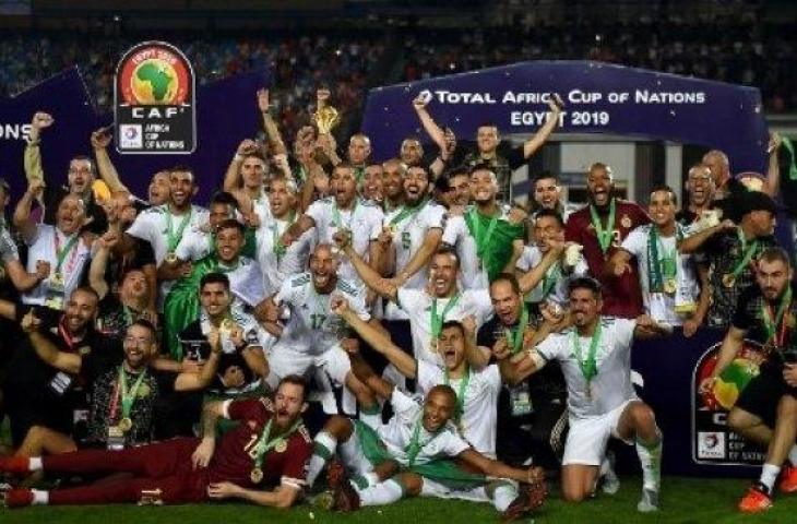 Timnas Aljazair sukses meraih trofi Piala Afrika 2019 setelah mengalahkan Senegal dengan skor 1-0. (MOHAMED EL-SHAHED / AFP)