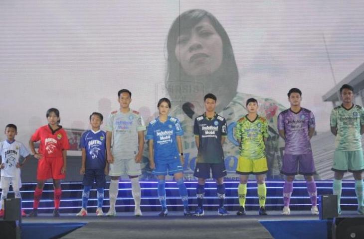 Penampakan jersey baru Persib Bandung untuk Liga 1 2020. (Dok. Persib)