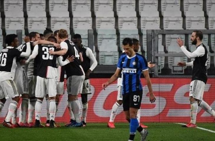 Para pemain Juventus merayakan gol Aaron Ramsey ke gawang Inter Milan dalam laga lanjutan Serie A di Juventus Stadium, Senin (9/3/2020) dini hari WIB. (Foto: AFP)