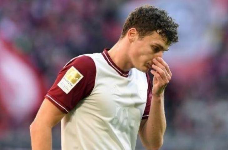 Bek Bayern Munich Benjamin Pavard saat menjamu Augsburg di lanjutan Bundesliga. Christof STACHE / AFP