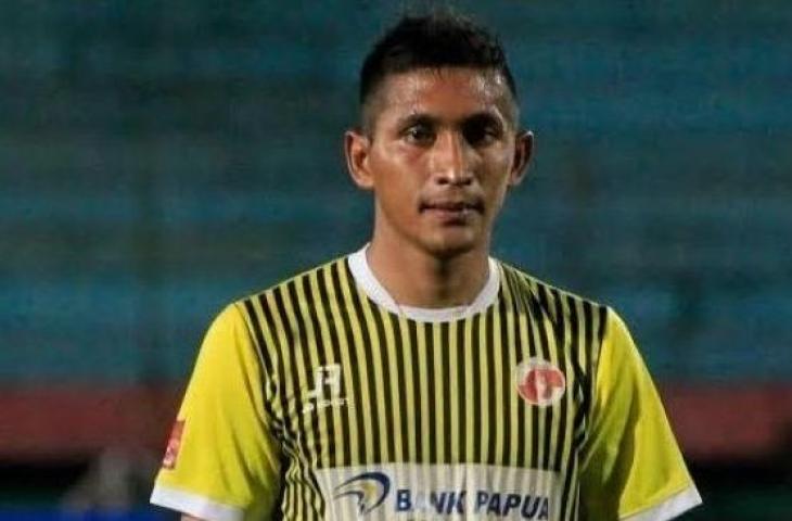 M Choirun Nasirin, seorang kiper dari klub Liga 2 PS Hizbul Wathan. (BeritaJatim)