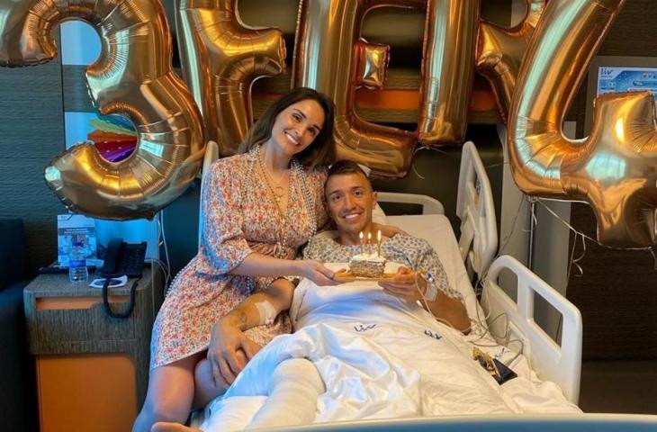 Fernando Muslera merayakan ulang tahunnya bersama sang istri bernama Patricia Callero di rumah sakit. (Instagram/patriciacallero)