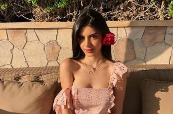 Dibilang Mirip Mia Khalifa, Intip Potret Menawan Anak Tiri Cesc Fabregas