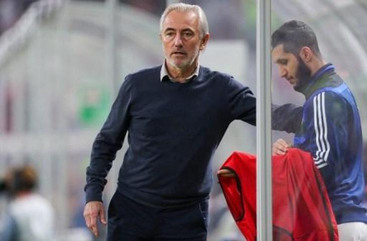 Pelatih UEA, Bert van Marwijk. (KARIM JAAFAR / AFP)