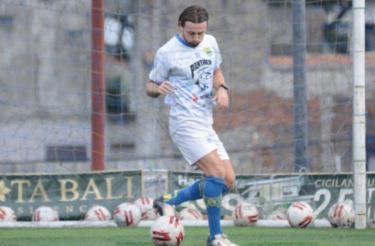 Marc Klok jalani latihan perdana bersama Persib Bandung. (Dok. Persib)