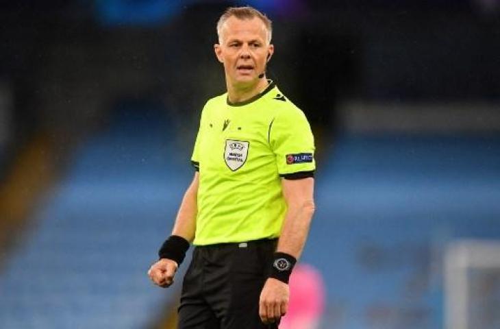 Potret wasit Bjorn Kuipers. (PAUL ELLIS / AFP)