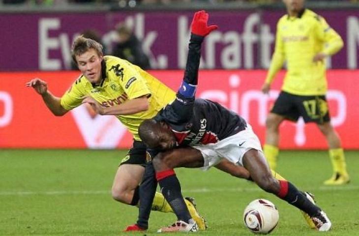 Claude Makele kala berseragam PSG. (DANIEL ROLAND / AFP)