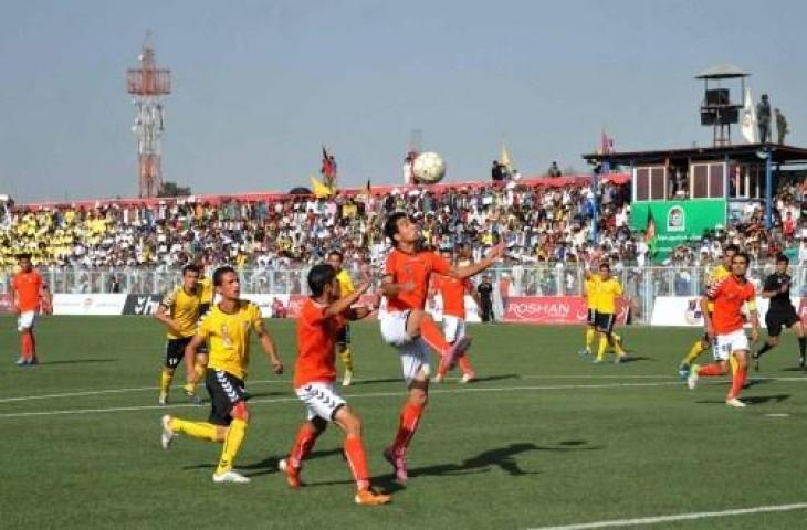 Potret pertandingan di Liga Afghanistan pada 2013. (NOORULLAH SHIRZADA / AFP) 