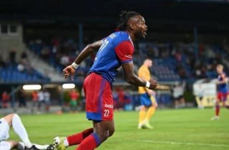 Elvis Mashike Sukisa, Striker FK Senica yang terima assist Egy Maulana Vikri. (Dok. FK Senica)