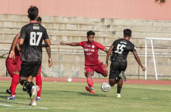 Aksi striker Persis Solo, Irfan Jauhari. (Dok. Persis Solo)