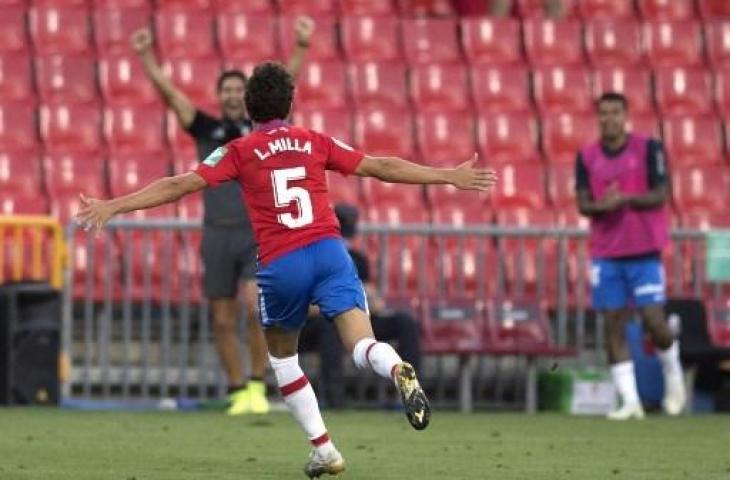 Anak eks pelatih Timnas Indonesia Luis Milla yang bernama Luis Milla Manzanares. (JORGE GUERRERO / AFP)