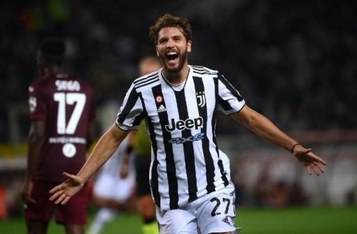 Selebrasi pemain Juventus, Manuel Locatelli usai bobol gawang Torino. (MARCO BERTORELLO / AFP)