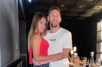 Istri Lionel Messi Pamer Keseimbangan Yoga, Posenya Bikin Gagal Fokus