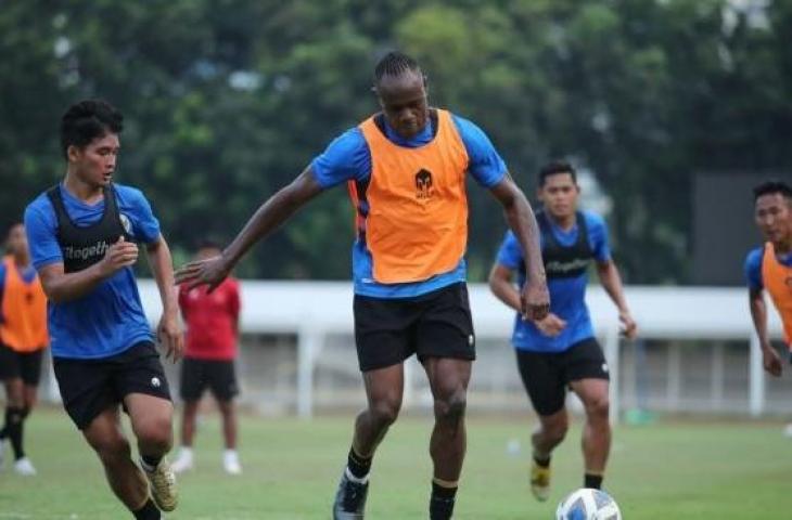 Pemain Persib Bandung, Victor Igbonefo saat berlatih bersama Timnas Indonesia (dok. PSSI).