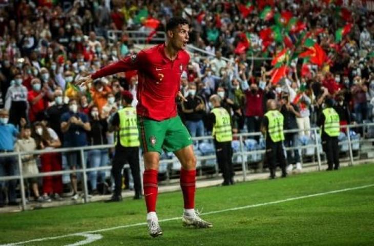 Selebrasi kapten Portugal, Cristiano Ronaldo usai bobol gawang Luksemburg. (CARLOS COSTA / AFP)