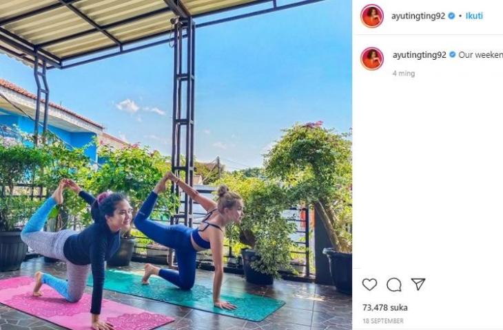 Ayu Ting Ting yoga. (Instagram/@ayutingting92)