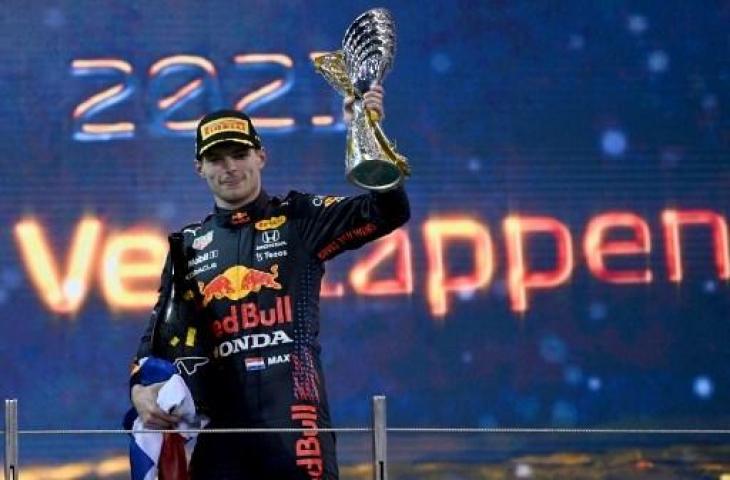 Max Verstappen juara dunia F1 2021. (ANDREJ ISAKOVIC / AFP)