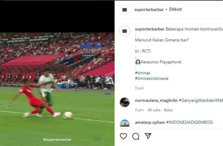 Keputusan kontroversial wasit di laga semifinal Indonesia vs Singapura. (Instagram/@suporterbarbar)