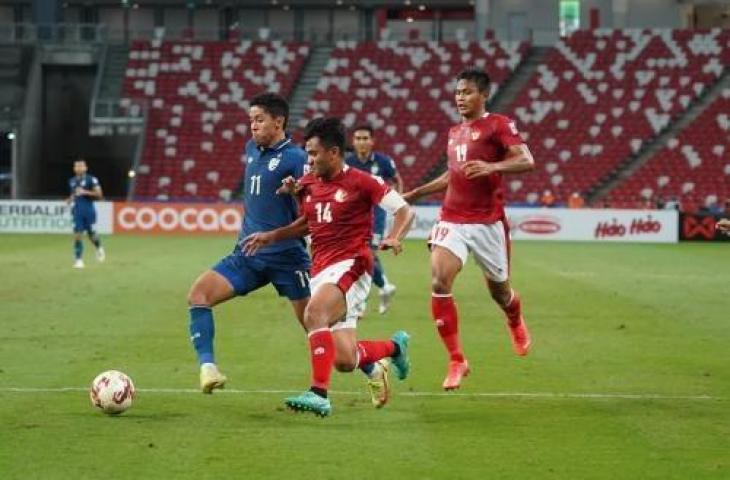 Aksi Asnawi Mangkualam saat laga Indonesia vs Thailand di final Piala AFF 2020. (Dok. AFF)