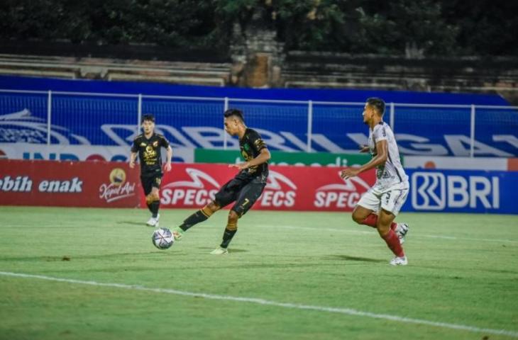 Petret aksi gelandang Persebaya Surabaya, Marselino Ferdinan, saat bobol gawang Bali United. (Dok. Persebaya)