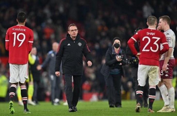 Ralf Rangnick mendampingi skuat Manchester United saat mengalahkan Aston Villa 1-0 di Piala FA. (PAUL ELLIS / AFP)