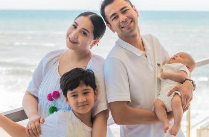 Potret keluarga Raffi Ahmad liburan di Bali (Instagram/@raffinagita1717)