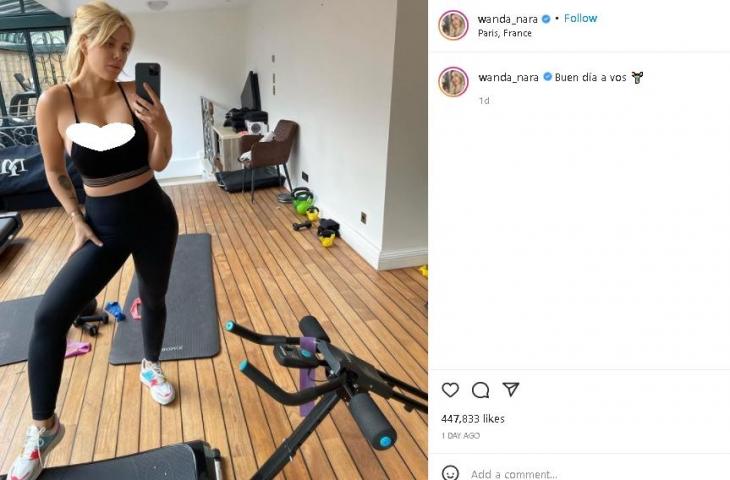 Potret Wanda Nara ngegym di rumah. (Instagram/@wanda_nara)