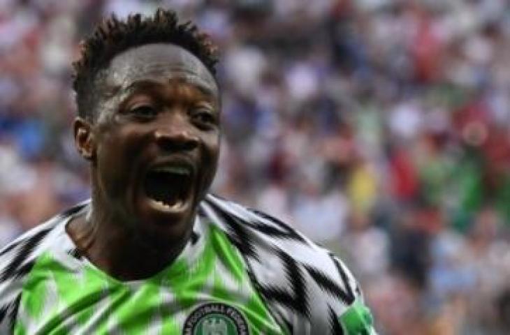 Pemain Nigeria Ahmed Musa rayakan golnya ke gawang Islandia di laga kedua Grup D Piala Dunia 2018, Jum'at (22/6/2018) [AFP]