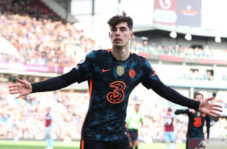 Selebrasi Kai Havertz usai mencetak gol kedua Chelsea dalam pertandingan Liga Inggris lawan Burnley di Turf Moor pada 5 Maret 2022. ANTARA/Reuters/MOLLY DARLINGTON