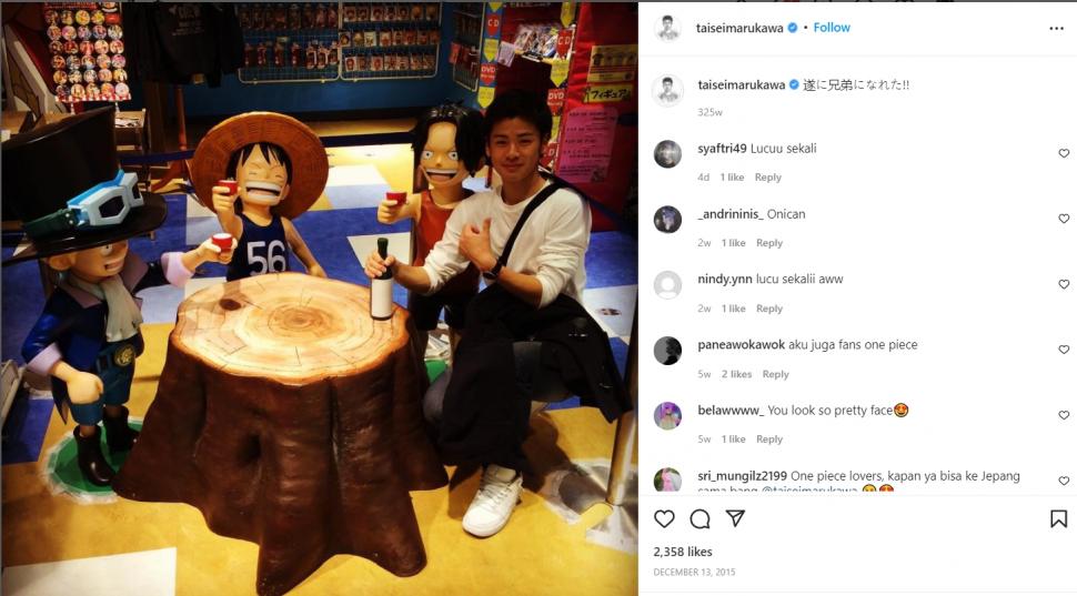 Taisei Marukawa foto bersama patung katakter One Piece. (Instagram/@taiseimarukawa)