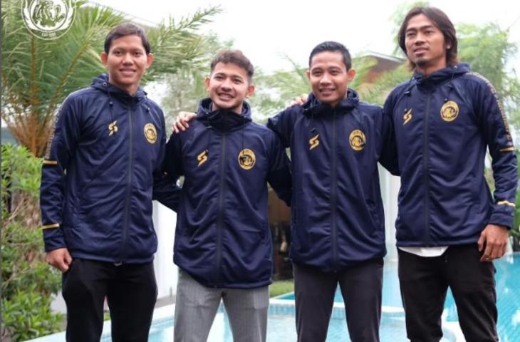 Arema FC memperkenalkan empat pemain baru. (Instagram/@aremafcofficial)