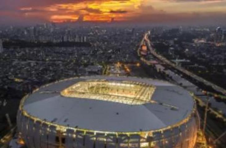 Suasana pencahayaan Jakarta International Stadium (JIS) di Tanjung Priok, Jakarta, Sabtu (11/12/2021). ANTARA FOTO/Muhammad Adimaja