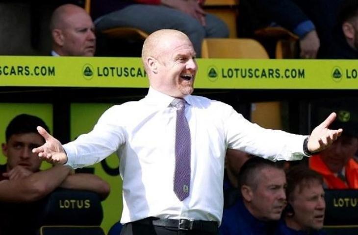 Ekspresi manajer Burnley Sean Dyche saat mendampingi timnya menghadapi Norwich City dalam lanjutan Liga Inggris di Stadion Carrow Road, Norwich, Inggris, Minggu (10/4/2022). (ANTARA/REUTERS/ACTION IMAGES/Peter Cziborra)