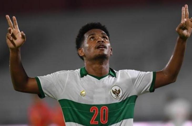 Pemain Timnas Indonesia Ramai Rumakiek berselebrasi setelah mencetak gol ke gawang Timnas Timor Leste dalam pertandingan sepak bola Leg 2 FIFA Matchday di Stadion I Wayan Dipta, Gianyar Bali, Minggu (30/1/2022). ANTARA FOTO/Nyoman Budhiana/foc.