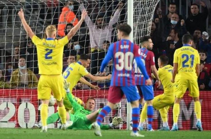 Pemain Caiz, Lucas Perez merayakan gol ke gawang Barcelona saat timnya menang 1-0. (AFP)