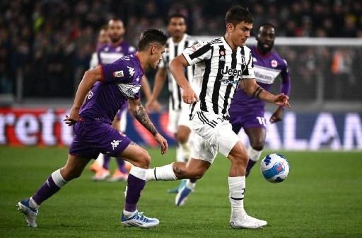 Aksi Paulo Dybala saat Juventus kalahkan Fiorentina 2-0 di semifinal Coppa Italia. (AFP)