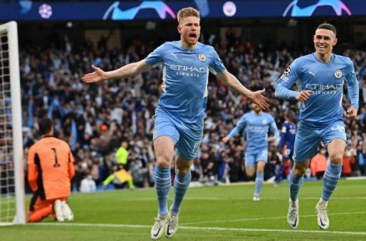 Selebrasi Kevin de Bruyne usai mencetak gol ke gawang Real Madrid di leg pertama semifinal Liga Champions. (Paul Ellis/AFP)