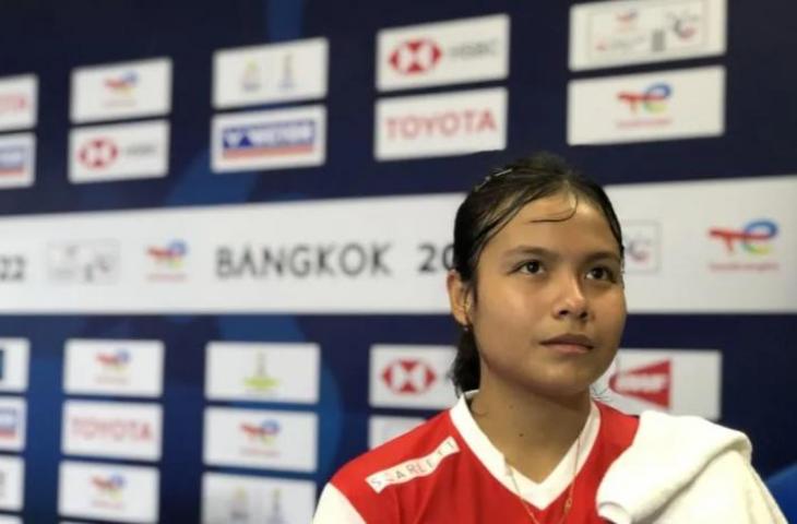 Tunggal putri Komang Ayu Cahya Dewi membuka keunggulan pertama bagi tim Indonesia di penyisihan Grup A Piala Uber 2022 saat melawan Prancis di Bangkok, Thailand, Minggu. ANTARA/Roy Rosa Bachtiar