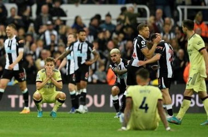 Para pemain Arsenal nampak kecewa usai dihajar Newcastle United 0-2. (AFP)