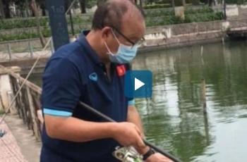 Viral Momen Park Hang-seo Asyik Mancing, Warganet: Mungkin Lelah Nonton Pertandingan