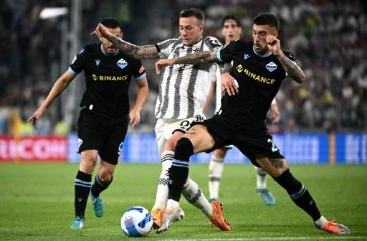 Aksi gelandang Juventus, Federico Bernardeschi saat ditahan imbang Lazio 2-2. (AFP)