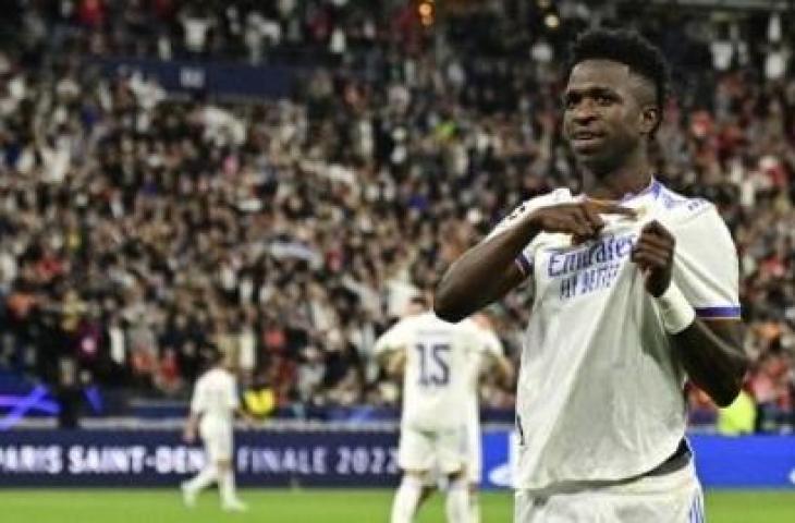 Pemain depan Real Madrid Brasil Vinicius Junior merayakan golnya di pertandingan sepak bola final Liga Champions UEFA antara Liverpool dan Real Madrid di Stade de France di Saint-Denis, Paris, pada 28 Mei 2022. JAVIER SORIANO / AFP