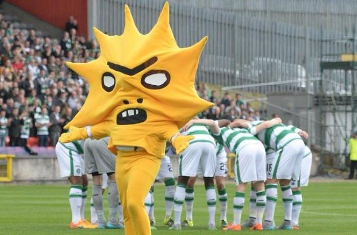 Maskot klub Patrick Thistle bernama Kingsley. (Twitter/@DaveyHugs)