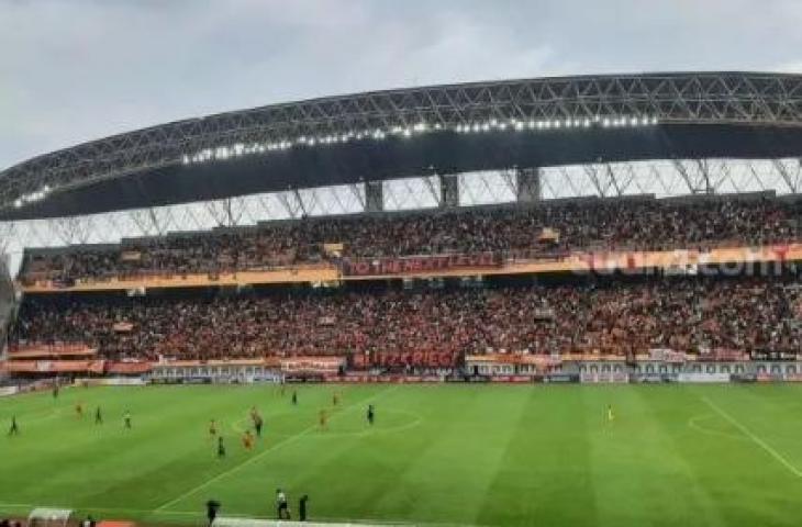 Duel Persija Jakarta vs RANS Nusantara FC dalam laga uji coba di Stadion Wibawa Mukti, Cikarang, Sabtu (16/7/2022). [Adie Prasetyo Nugraha/Suara.com]